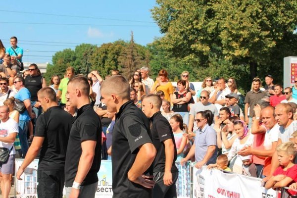 Луцькі патрульні взяли участь у змаганнях з кросфіту. ФОТО