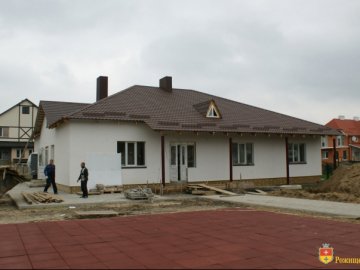 Показали, як у місті на Волині будують дитячий будинок сімейного типу. ФОТО