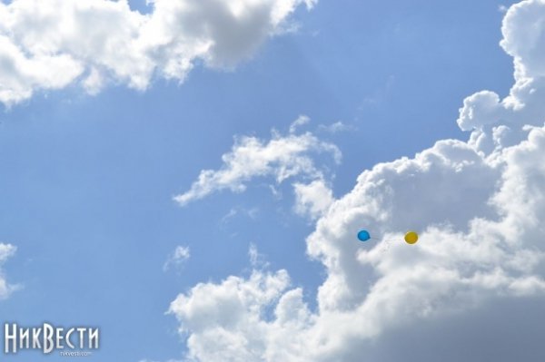 У Миколаєві - парад вишиванок і прапор-рекордсмен. ФОТО