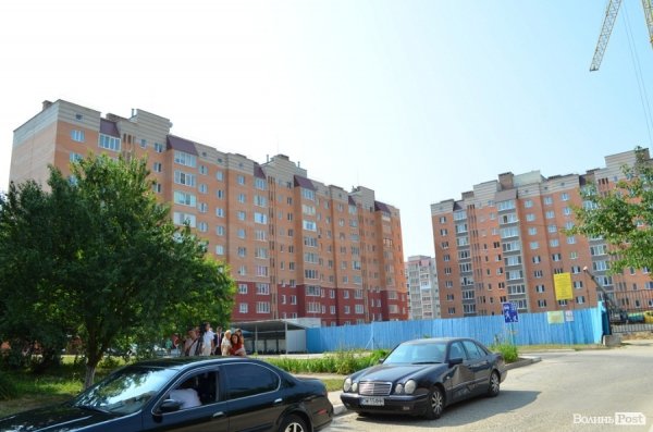 У Луцьку «здали» нову багатоповерхівку. ФОТО
