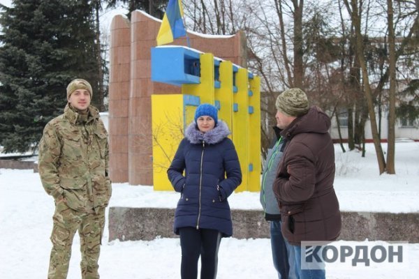 Патріотичний флешмоб: воїни АТО віджималися у центрі Любомля
