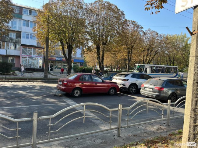 У Луцьку - аварія на проспекті Перемоги: зіткнулися дві автівки 
