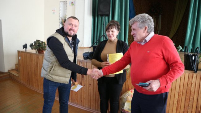 У волинській громаді експериментальна група сортуватиме сміття у «жовтий мішок». ФОТО