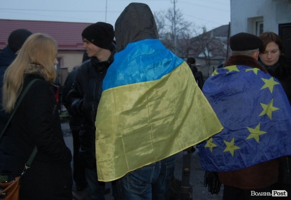 Розпочався суд над активісткою луцького Євромайдану. ФОТО. ВІДЕО