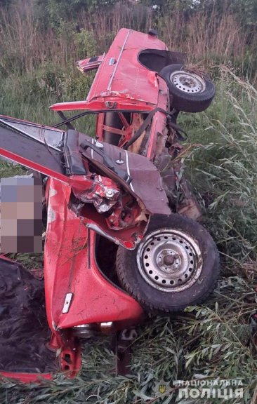 У Боголюбах сталась жахлива аварія: загинуло двоє чоловіків, один травмований. ФОТО