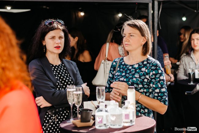 У новій локації і… з котом: як в інноваційній луцькій школі «ThinkGlobal» 1 вересня відзначали. ФОТО* 