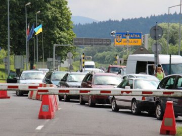 Чоловіків пропонують випускати з України за щомісячний внесок