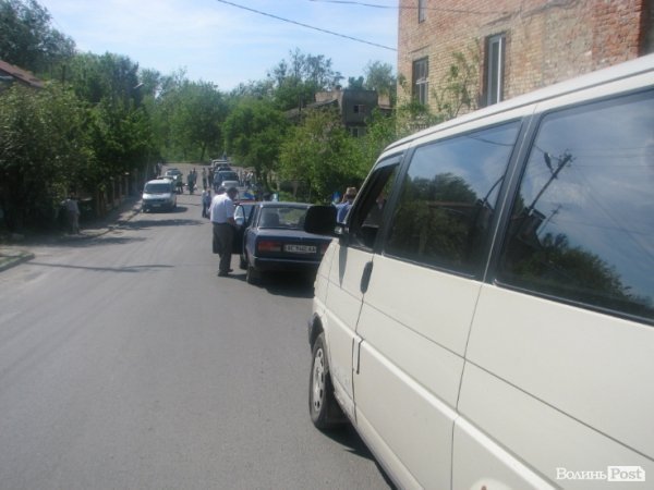 Луцьком проїхалася автоколона на честь зниклої республіки. ФОТО