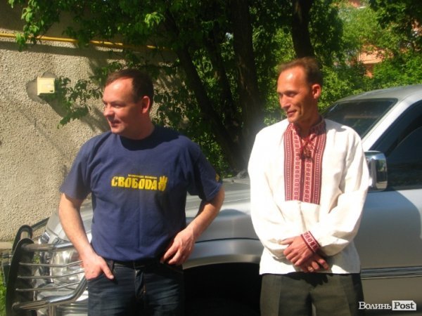 Луцьком проїхалася автоколона на честь зниклої республіки. ФОТО