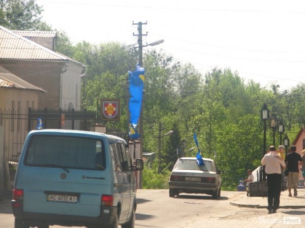 Луцьком проїхалася автоколона на честь зниклої республіки. ФОТО