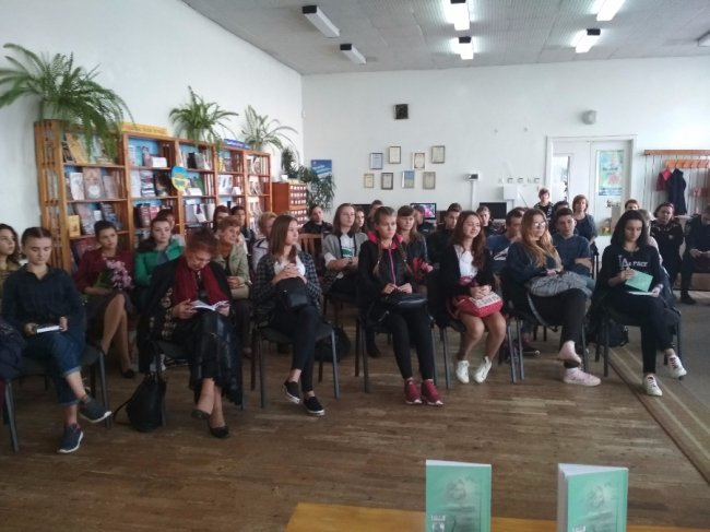 «Без іронії»: волинська письменниця презентувала книгу