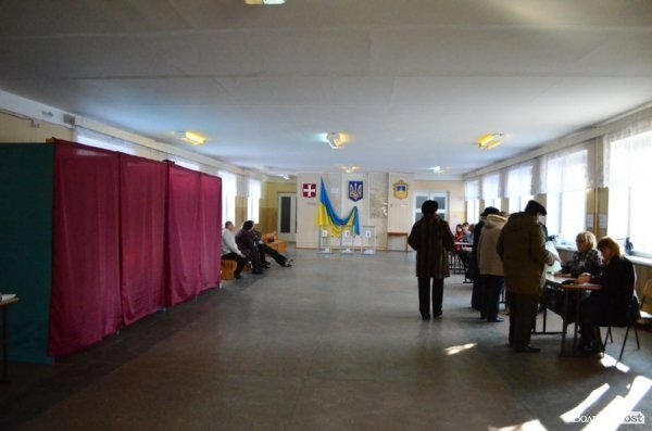 Волиняни не поспішають йти на вибори. ФОТО