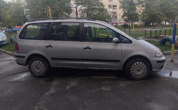 Ковельчанин викрав з чужого гаража автівку. ФОТО