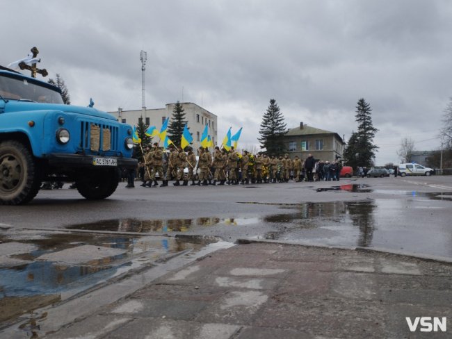 На Волині провели в останню путь Героя Олександра Смолярчука
