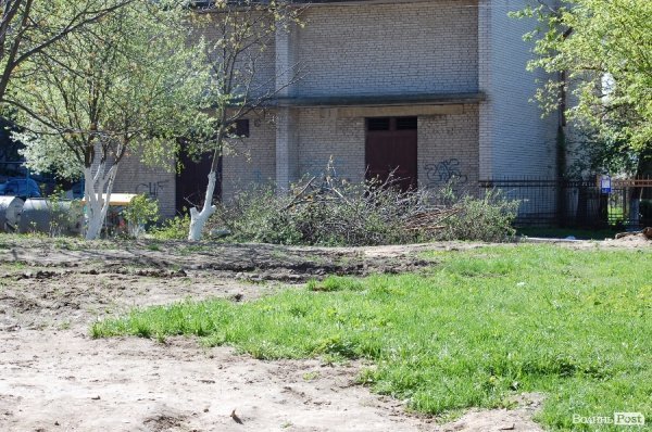 З Київського майдану таки прибрали «нужник». ФОТО