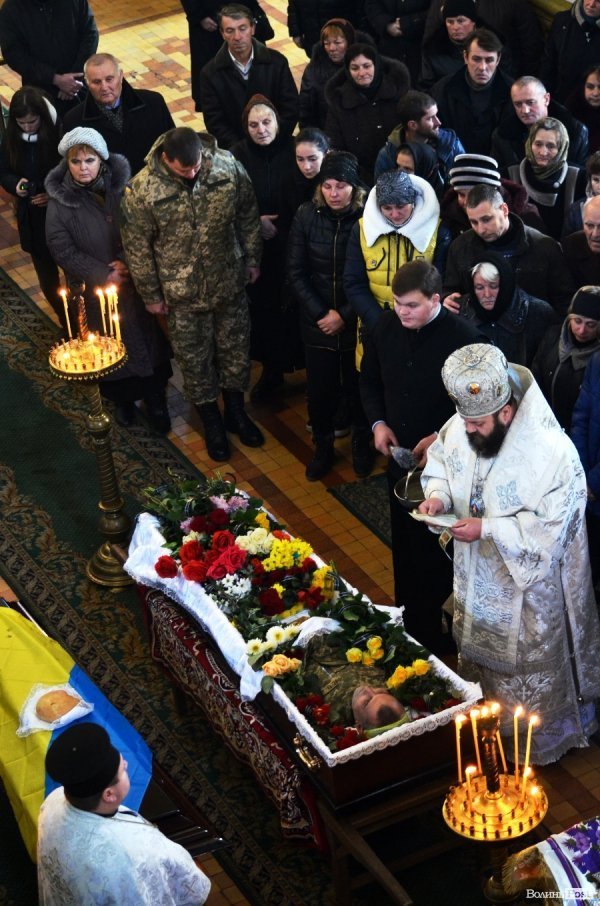 Луцьк провів в останню путь Героя АТО Валерія Марцинюка. ФОТО 