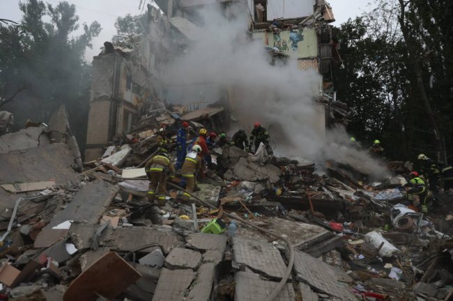 Страшна ніч у Києві: росія масовано атакувала дронами та ракетами, серед загиблих - 6-річний хлопчик