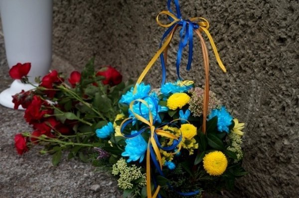 В Луцьку встановили пам'ятну дошку загиблому лучанину. ФОТО