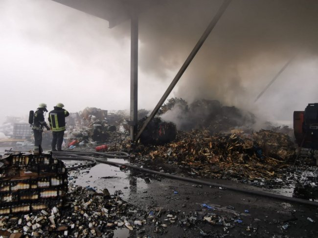 Під Києвом загорілося утилізаційне підприємство, є постраждалі. ФОТО