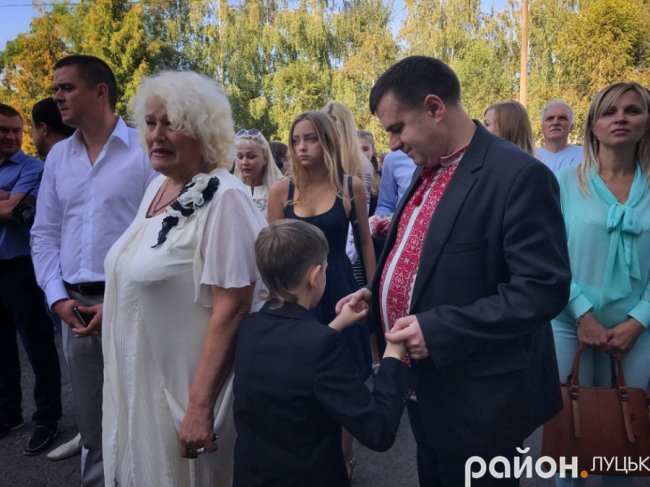 Перший дзвоник у школі № 1 Луцька. ФОТО