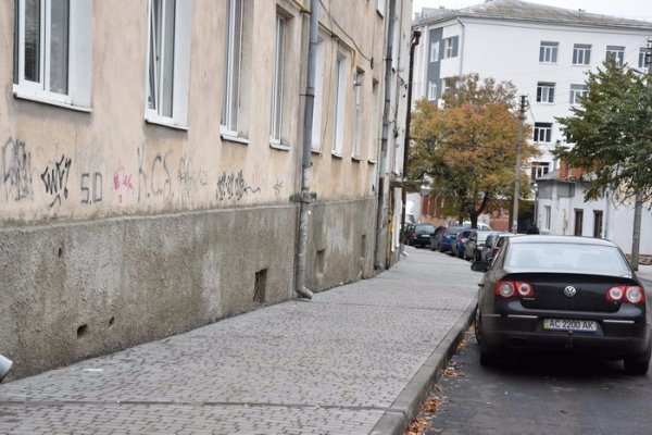 Як луцькі двори змінюються після ремонту. ФОТО