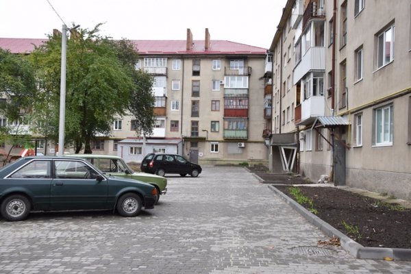 Як луцькі двори змінюються після ремонту. ФОТО