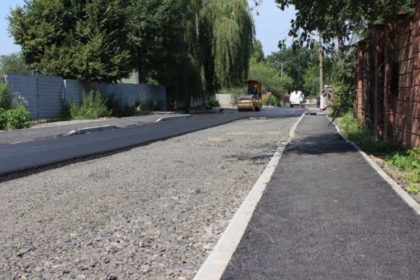 У Луцьку триває ремонт доріг та тротуарів. ФОТО