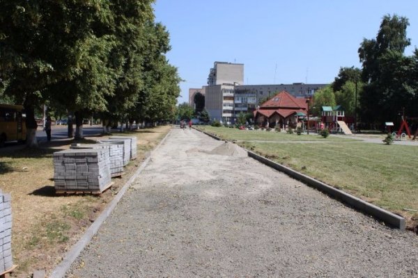 У Луцьку триває ремонт доріг та тротуарів. ФОТО