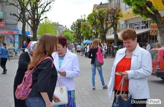 Лучанок вітали з Днем матері. ФОТО