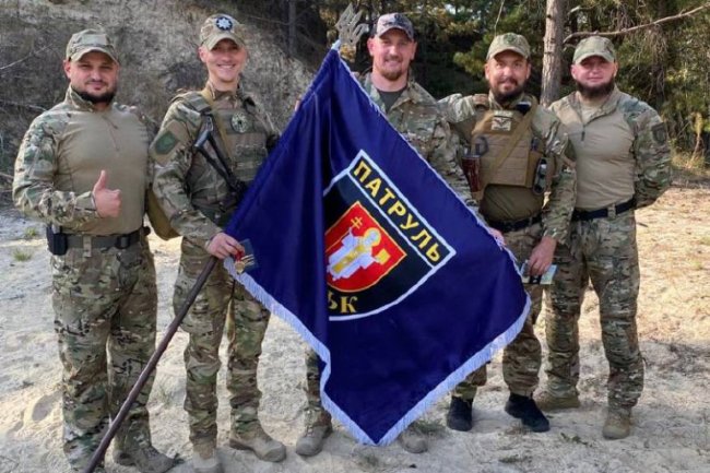 Волинські патрульні, які виконують завдання на фронті, отримали нагороди 