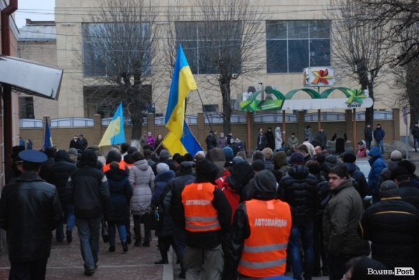 У Луцьку на День закоханих пікетували міліцію і прокуратуру. ФОТО