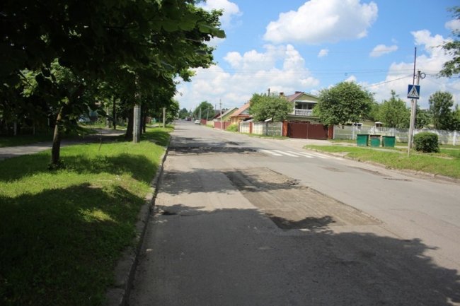 У місті на Волині водіїв не попередили про ремонт дороги. ФОТО
