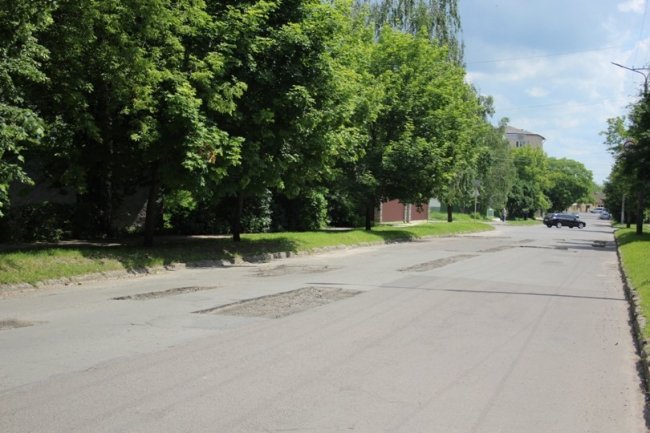 У місті на Волині водіїв не попередили про ремонт дороги. ФОТО
