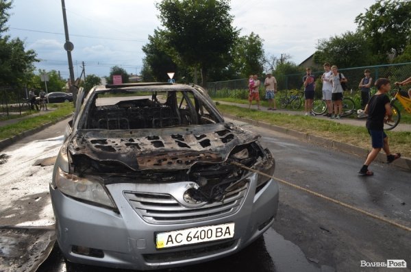 У Луцьку вщент згорів автомобіль.ФОТО