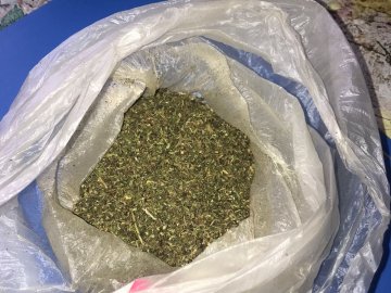 У волинянина поліцейські знайшли пакет з канабісом