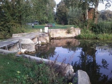 У Локачах підтоплює городи та будинки: мешканці звинувачують місцеву рибальську спілку