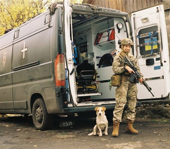 «Рідним сказала, де я, коли вже тиждень була на фронті», – госпітальєрка з Волині