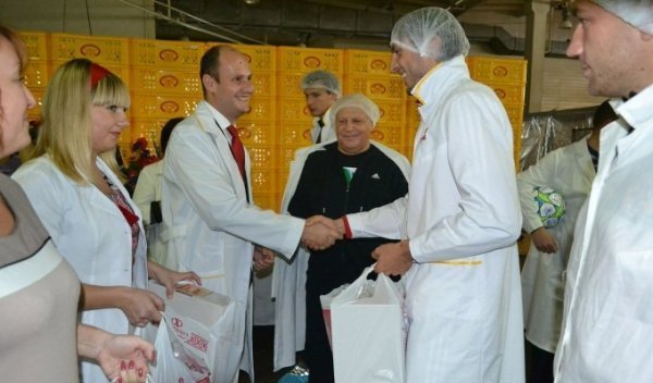  Футболісти  «Волині» подивилися, як печуть хліб. ФОТО