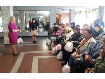 У Луцьку влаштували День Матері для жінок, які втратили синів на сході 