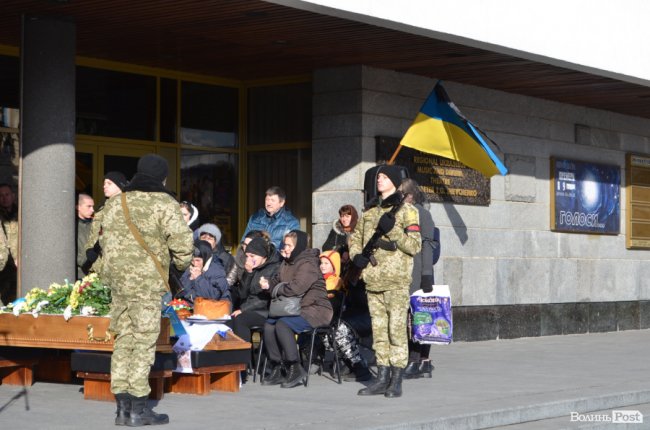 Загинув у день народження: Луцьк попрощався з воїном Віктором Лахаєм. ФОТОРЕПОРТАЖ