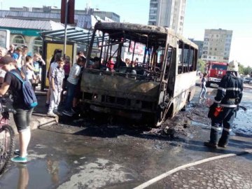 У Львові вщент згоріла маршрутка