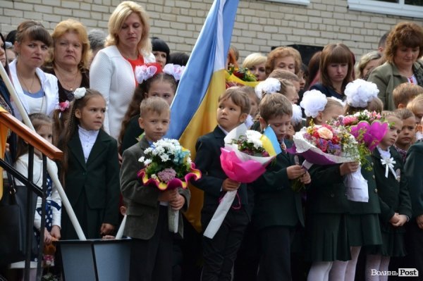 Депутати Ткачук і Яручик привітали луцьких школярів з Першим вересня. ФОТО*