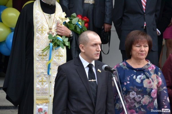 Депутати Ткачук і Яручик привітали луцьких школярів з Першим вересня. ФОТО*