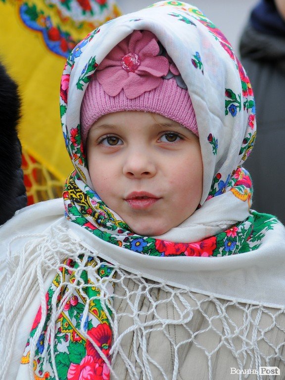 Обличчя різдвяних гулянь у центрі Луцька. ФОТО