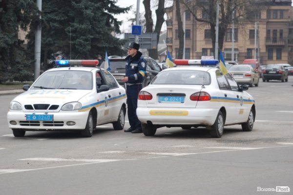 Луцьк сумує: хода до могили Героя Майдану. ФОТО