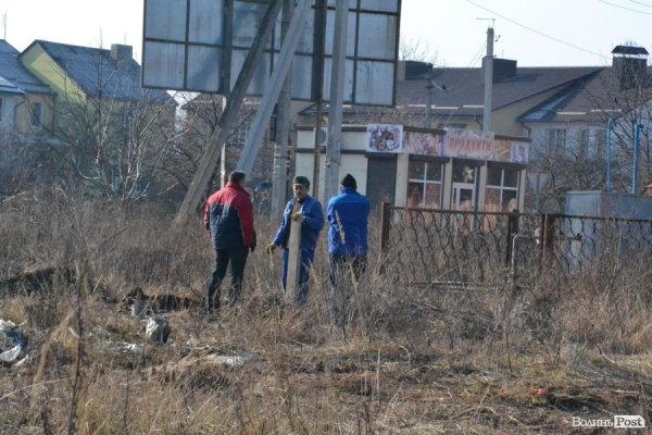 У Луцьку біля школи розпочали будувати нову висотку. ФОТО