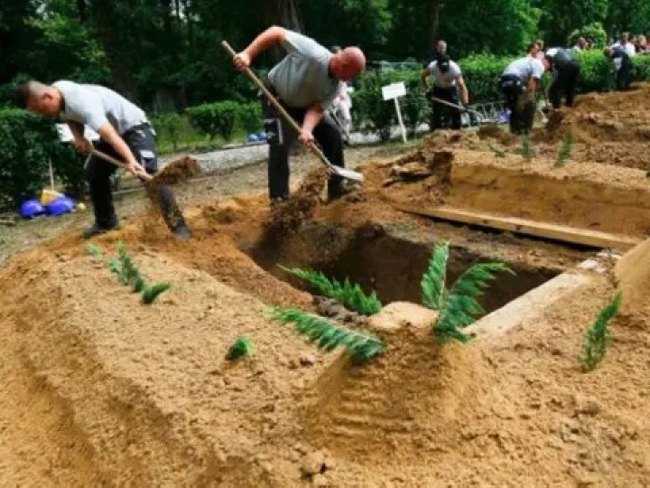 У Луцьку підняли ціну на копання могил: які тарифи