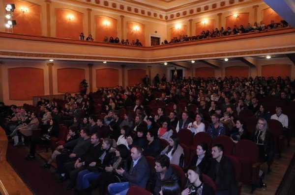 Кубок КВН міста Луцька назбирав більше  9000 гривень на потреби волинських бійців. ФОТО