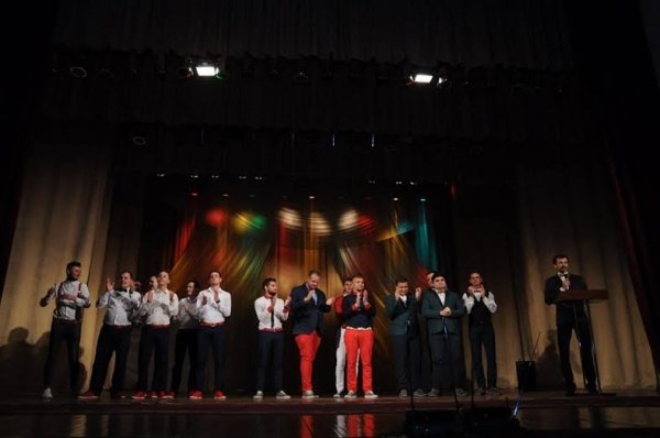 Кубок КВН міста Луцька назбирав більше  9000 гривень на потреби волинських бійців. ФОТО