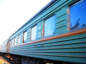Потяг «Київ – Ковель» не розминувся з легковиком